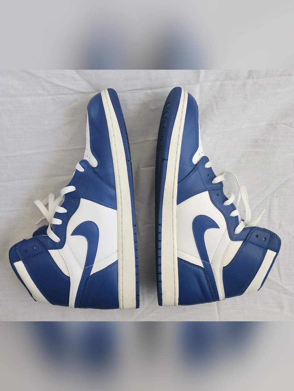 Air Jordan 1 Retro High Athletic Sneakers Mens Size 15.